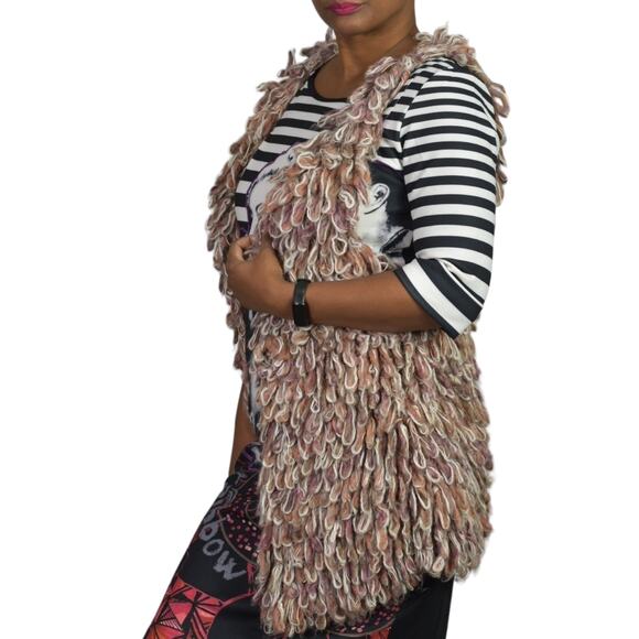 Hand Knit by Dollie Vest Tan Loop Yarn Alpaca Chunky Shaggy Wearable Art Large - Picture 6 of 15